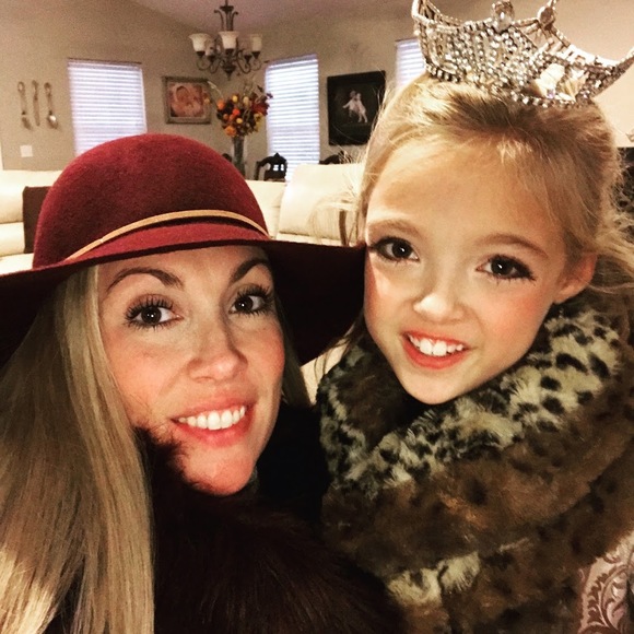 Meet your Posher, Lauren - Picture 1 of 1